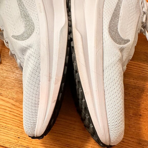 Nike Air Winflo 11 Glitter Swoosh White HQ3467-190 Women's Size 10 - Picture 11 of 11